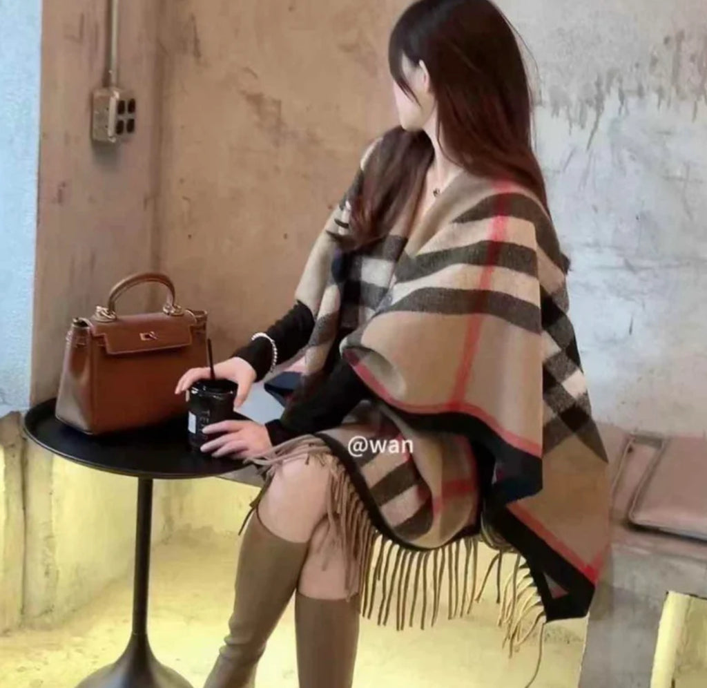Plaid Pattern Fringe Poncho Wrap